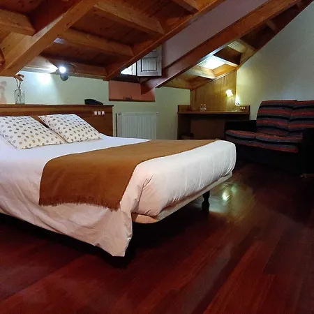 Hotel Rural El Rexacu 2*