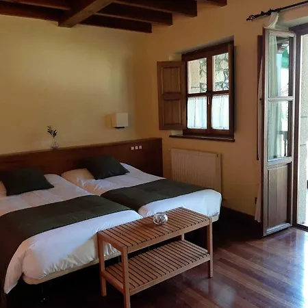 Rural El Rexacu Hotel