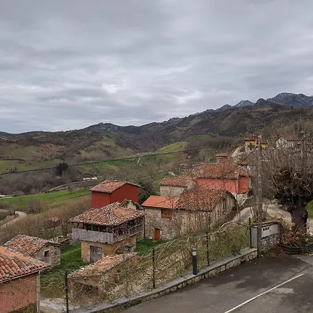 Hotel Rural El Rexacu 2*